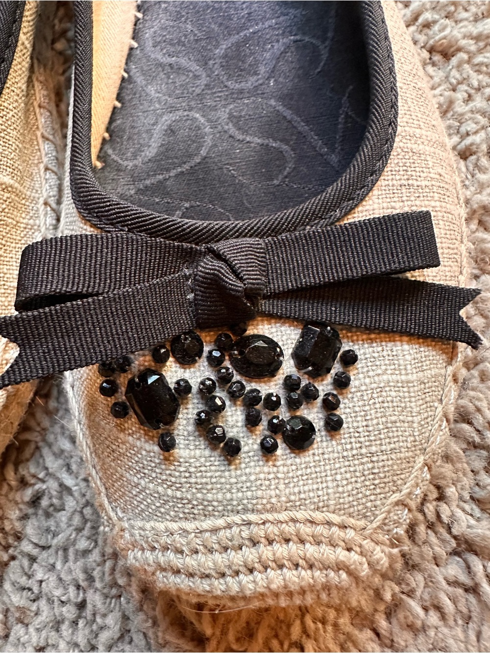 Simply Vera Vera Wang Beige and Black Embellished Bow Ballet Flats - Picture 3 of 6